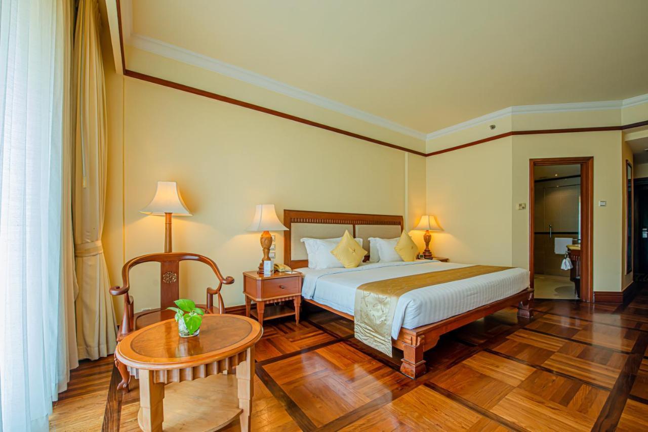 Sokha Angkor Resort Siem Reap Exterior photo
